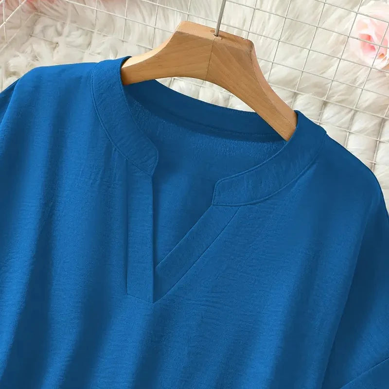 👕 חולצת שרוולים קצרים בצבע אחיד, בגזרה רפויה ומסוגננת