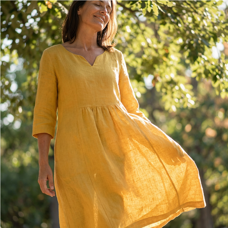 שמלת V-Neck קז'ואלית מבד כותנה ופשתן – שרוולים 3/4, עם רוכסן בצד