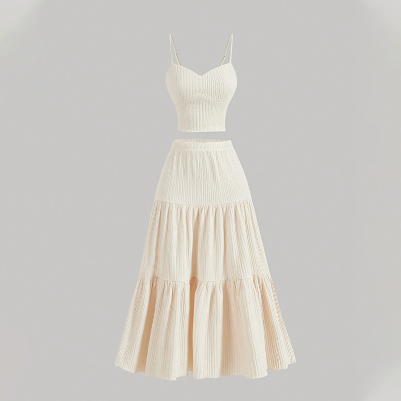 👗 סט הכולל חצאית A-line בגזרה גבוהה וחולצת גופיה – בסגנון בוהו-שיק, מבד מקומט ובגזרה מתכווננת